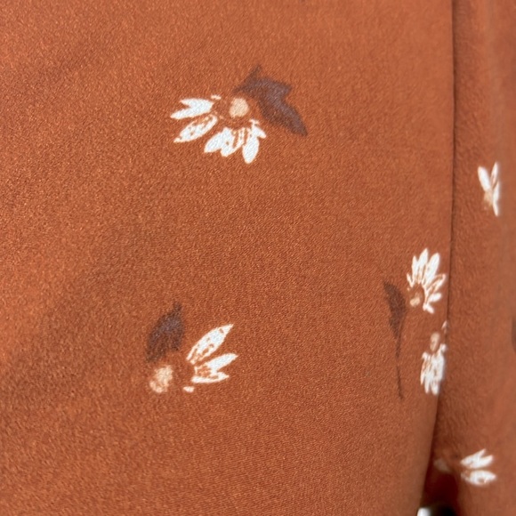 ABERCROMBIE & FITCH- Elegant Rust Floral 🌻 Women's Top - Picture 4 of 9
